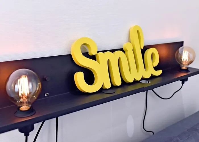 Cosy Lemonade In Bastille Paris