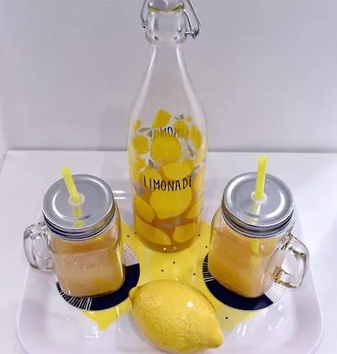 Cosy Lemonade In Bastille *